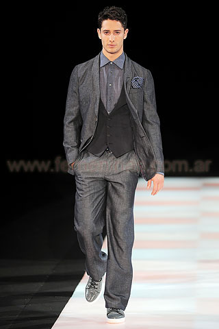 Giorgio Armani Moda Hombre Verano 2011